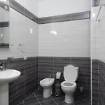 Modern Spacious 1 Bedroom Flat Next To The *