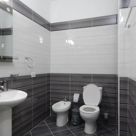 Modern Spacious 1 Bedroom Flat Next To The *