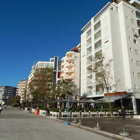 Modern Spacious 1 Bedroom Flat Next To The * Vlorë