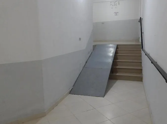 Appartement Modern Spacious 1 Bedroom Flat Next To The Vlorë