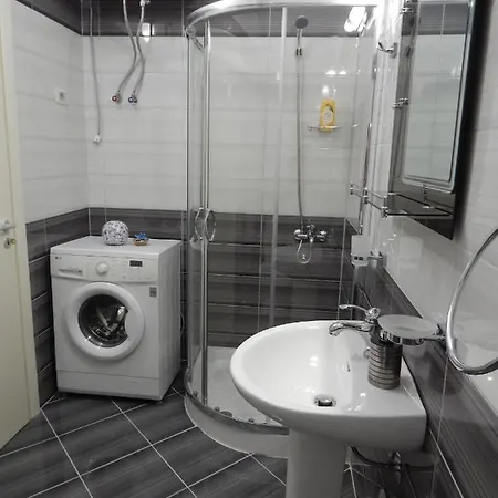Modern Spacious 1 Bedroom Flat Next To The 아파트 Vlorë