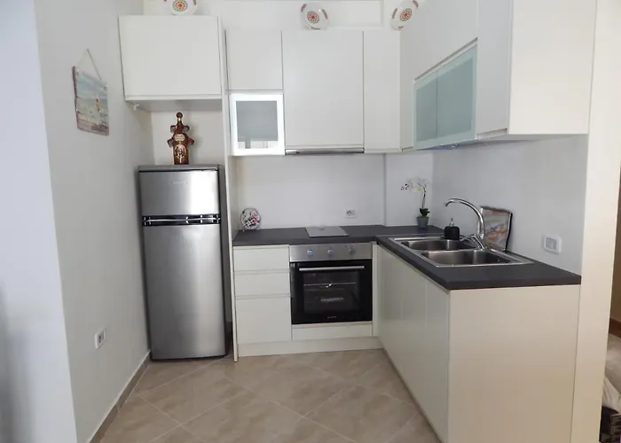 Modern Spacious 1 Bedroom Flat Next To The 아파트